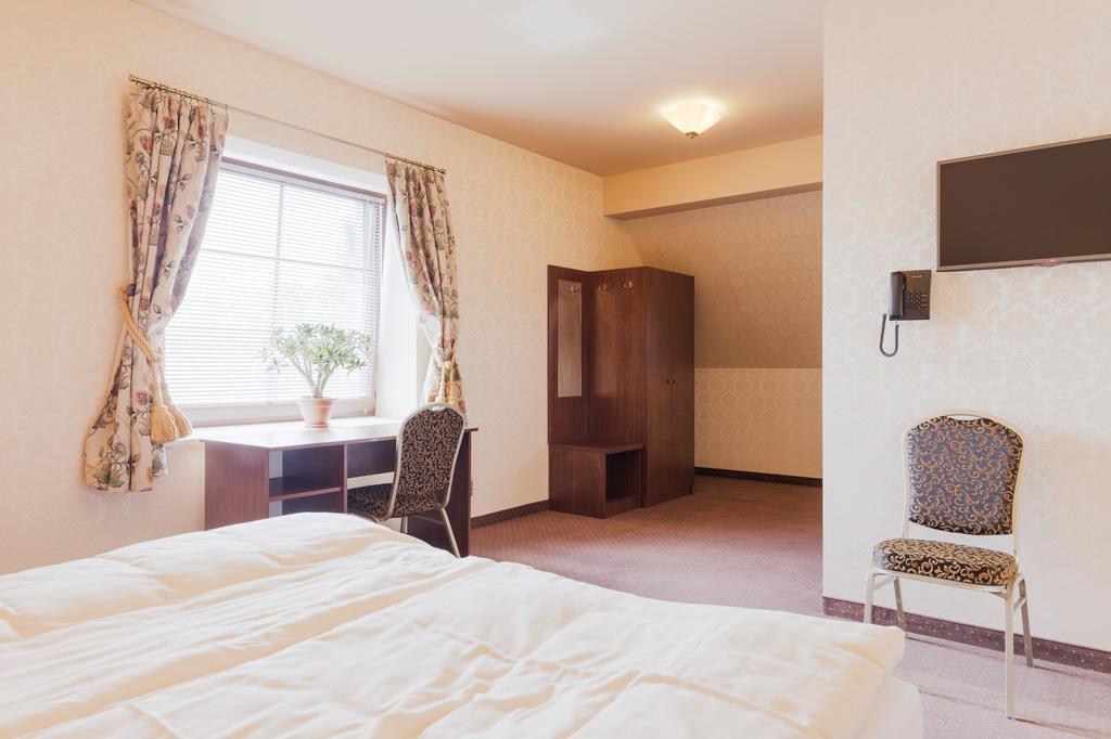 Hotel Folwark Zgierz Room photo